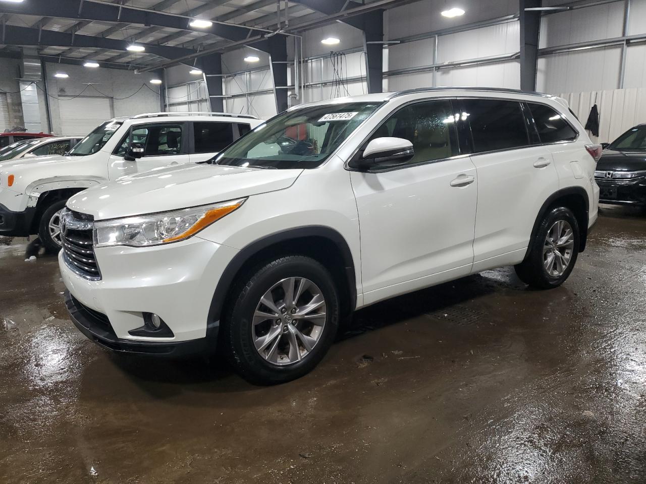 TOYOTA HIGHLANDER 2015