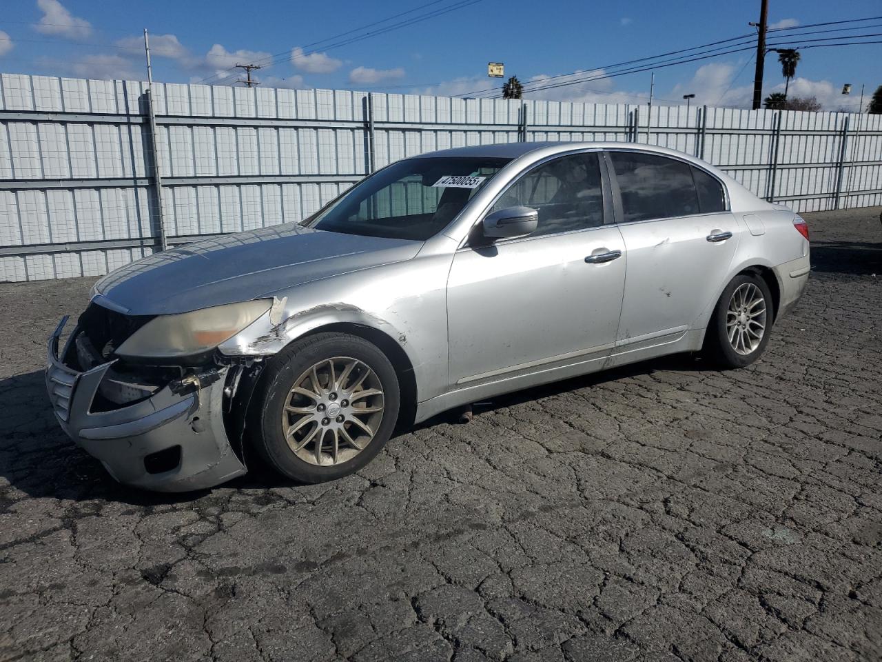 HYUNDAI GENESIS 3. 2010