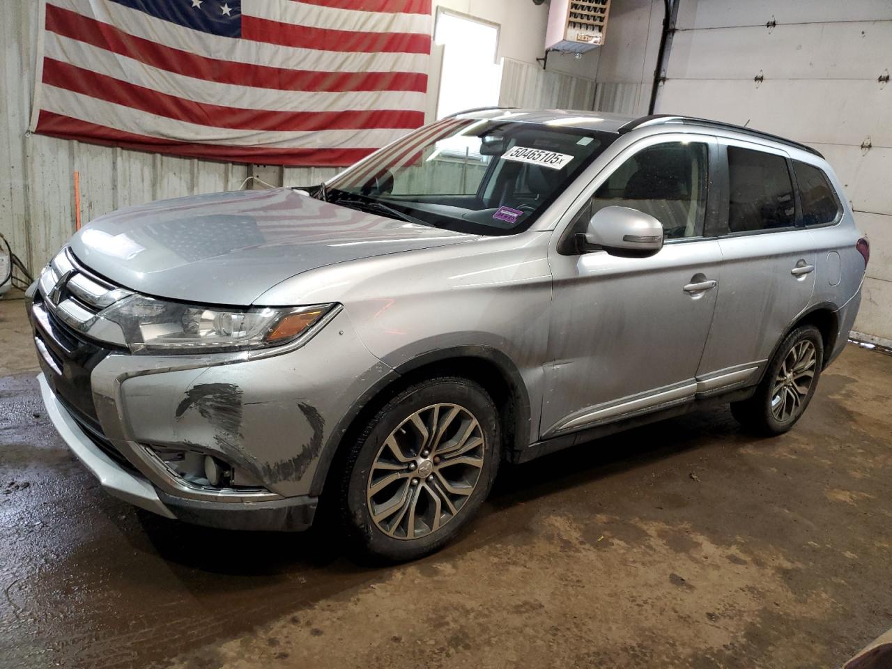MITSUBISHI OUTLANDER 2016