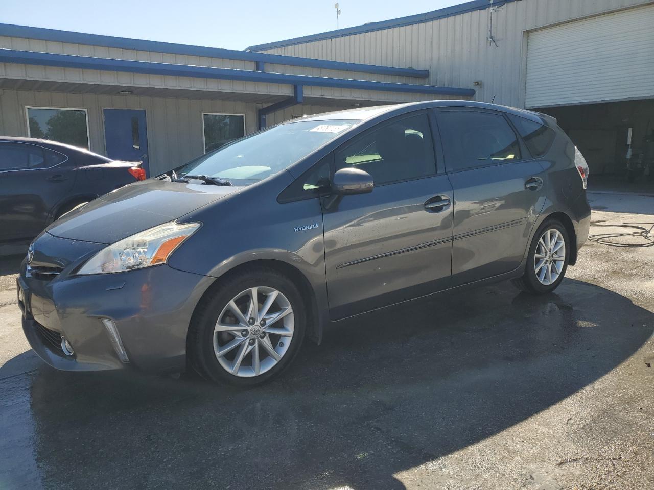 TOYOTA PRIUS V 2014