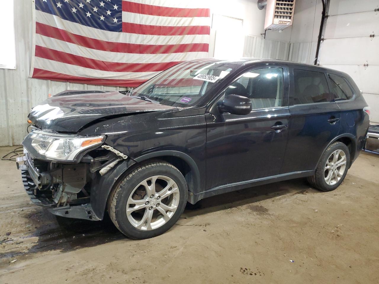 MITSUBISHI OUTLANDER 2015