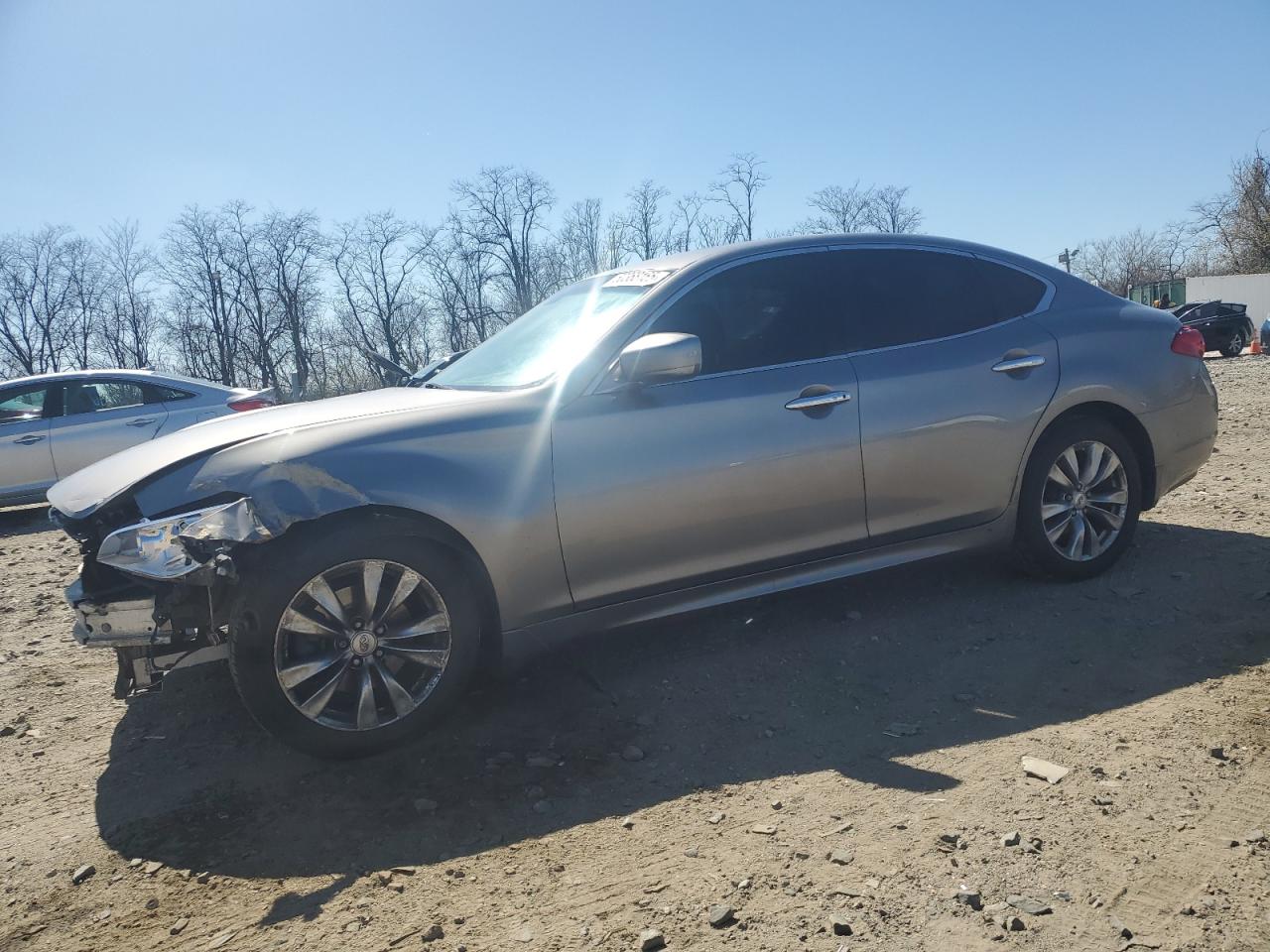 INFINITI M37 2013