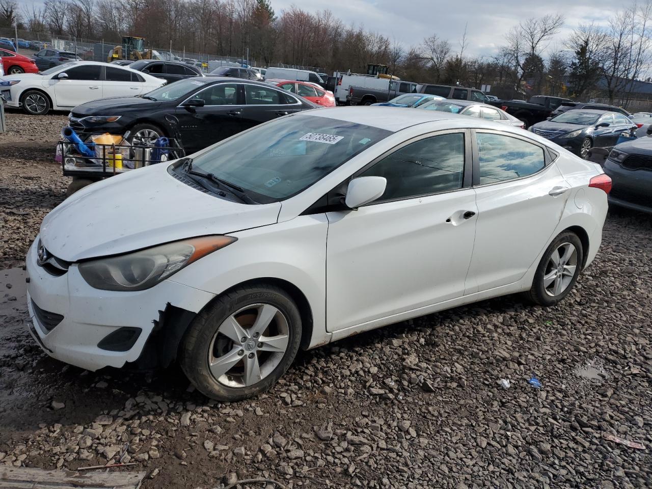 HYUNDAI ELANTRA GL 2013