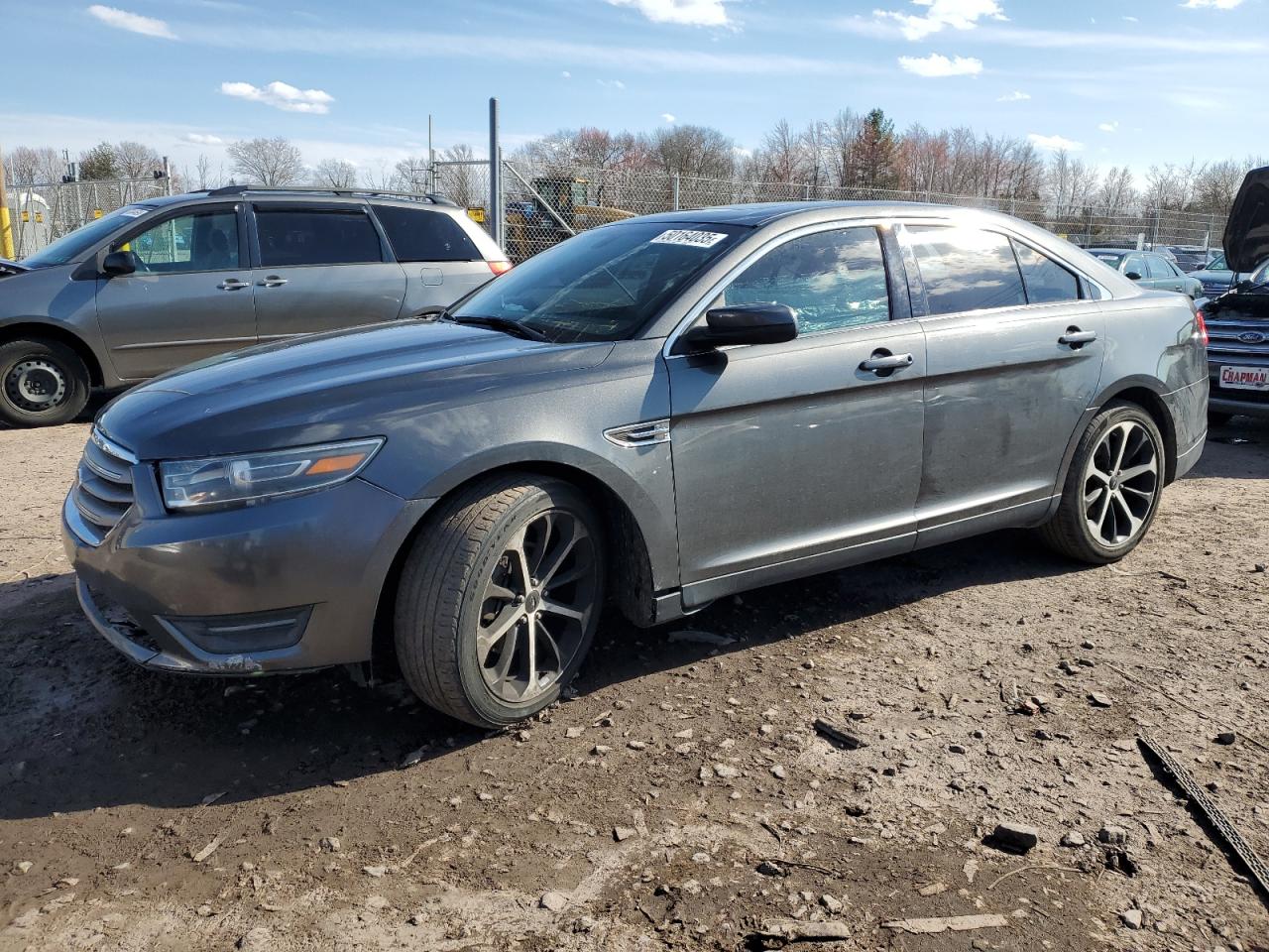 FORD TAURUS SEL 2015