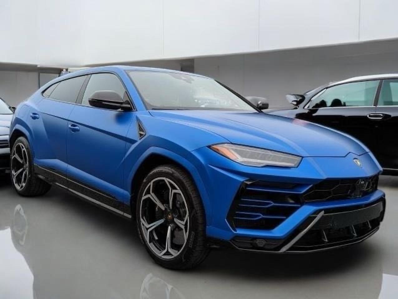 LAMBORGHINI URUS 2021