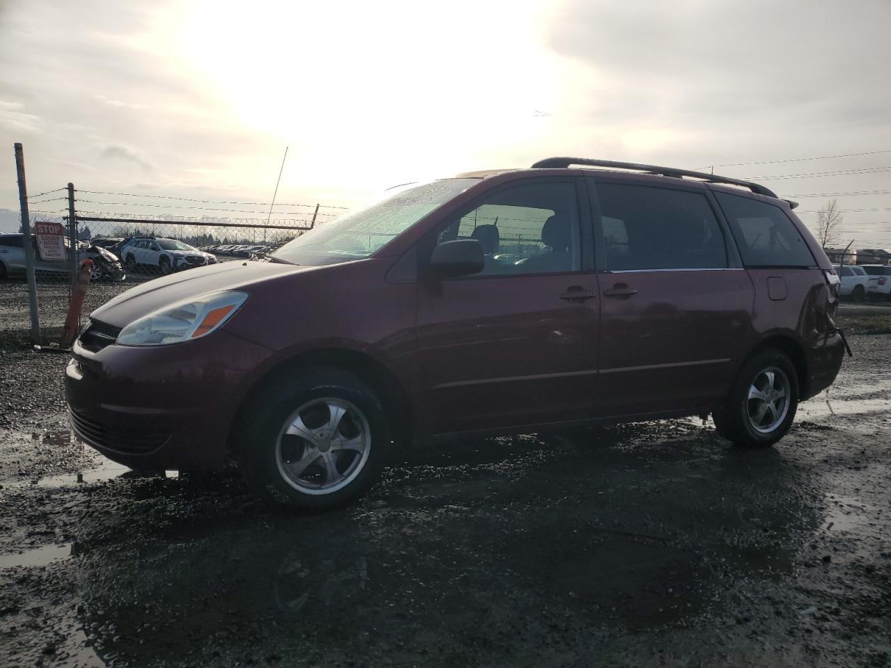 TOYOTA SIENNA CE 2005