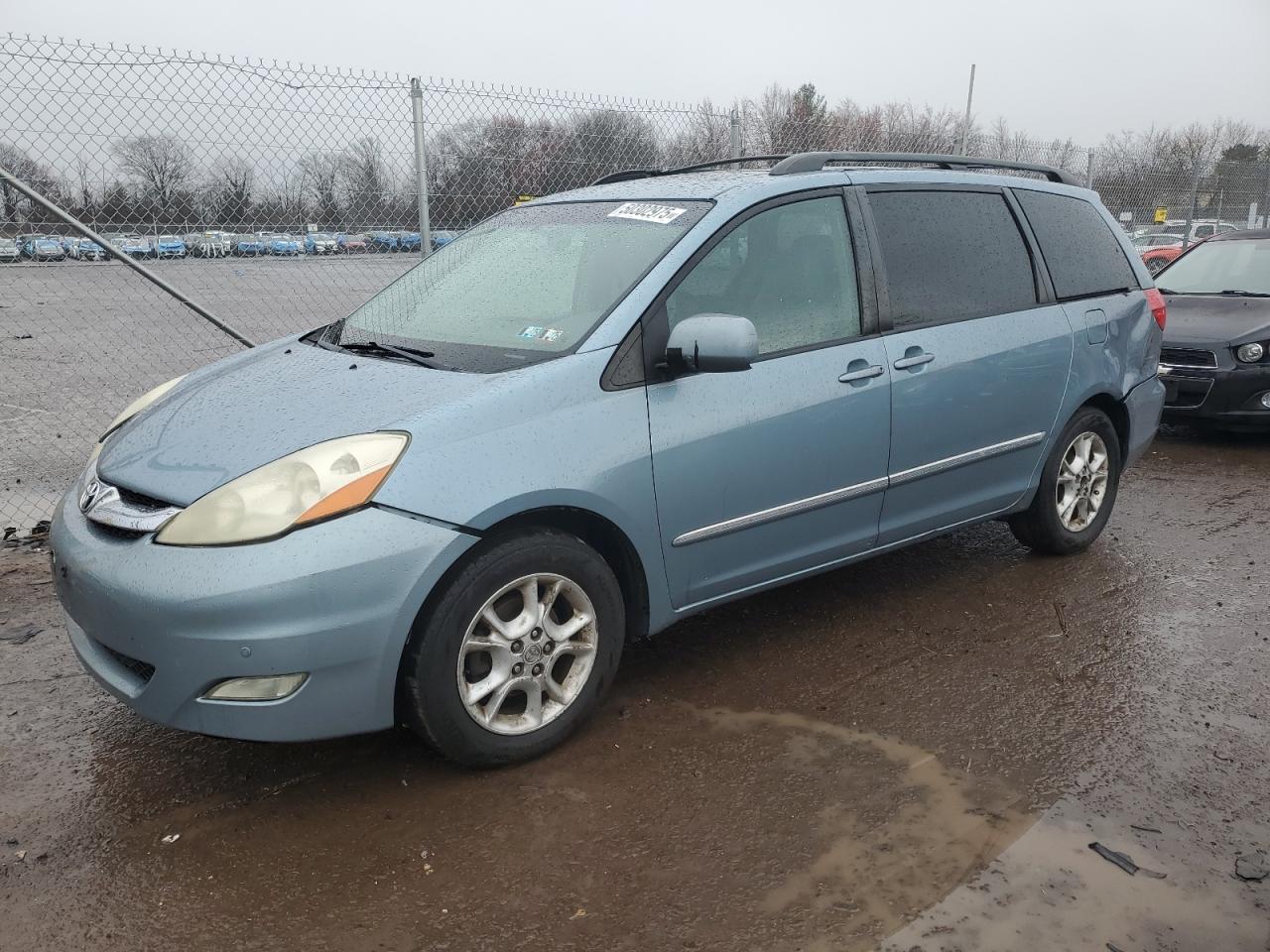 TOYOTA SIENNA XLE 2006