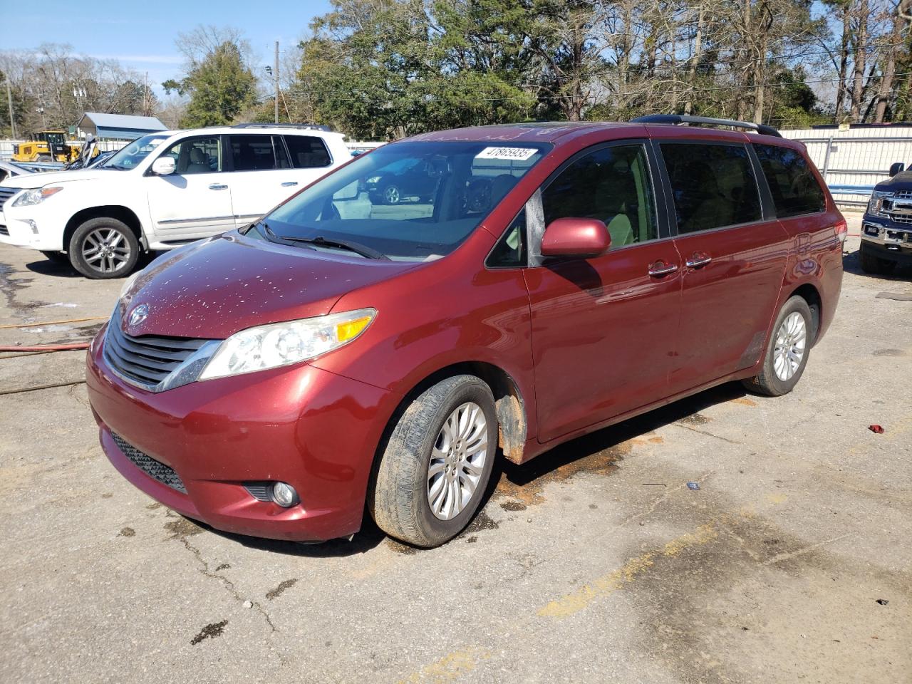 TOYOTA SIENNA XLE 2013