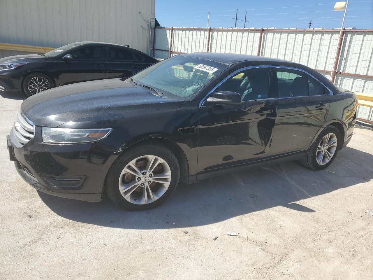 FORD TAURUS SEL 2015