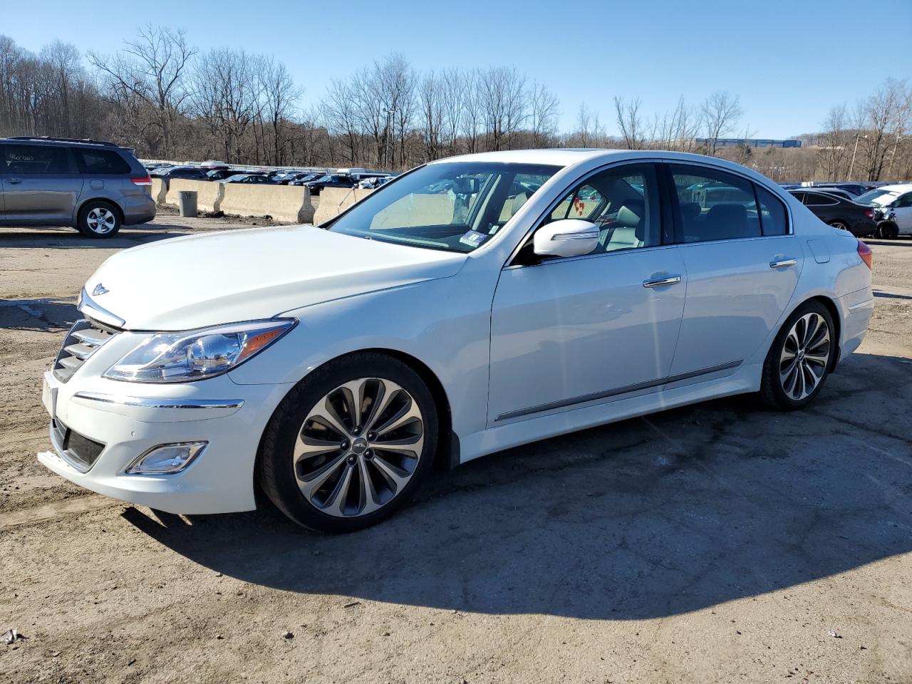 HYUNDAI GENESIS 5. 2013