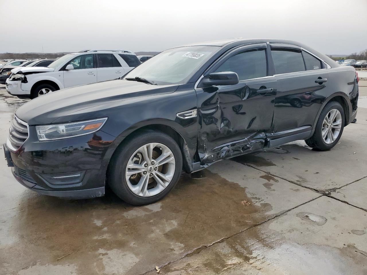 FORD TAURUS SEL 2018