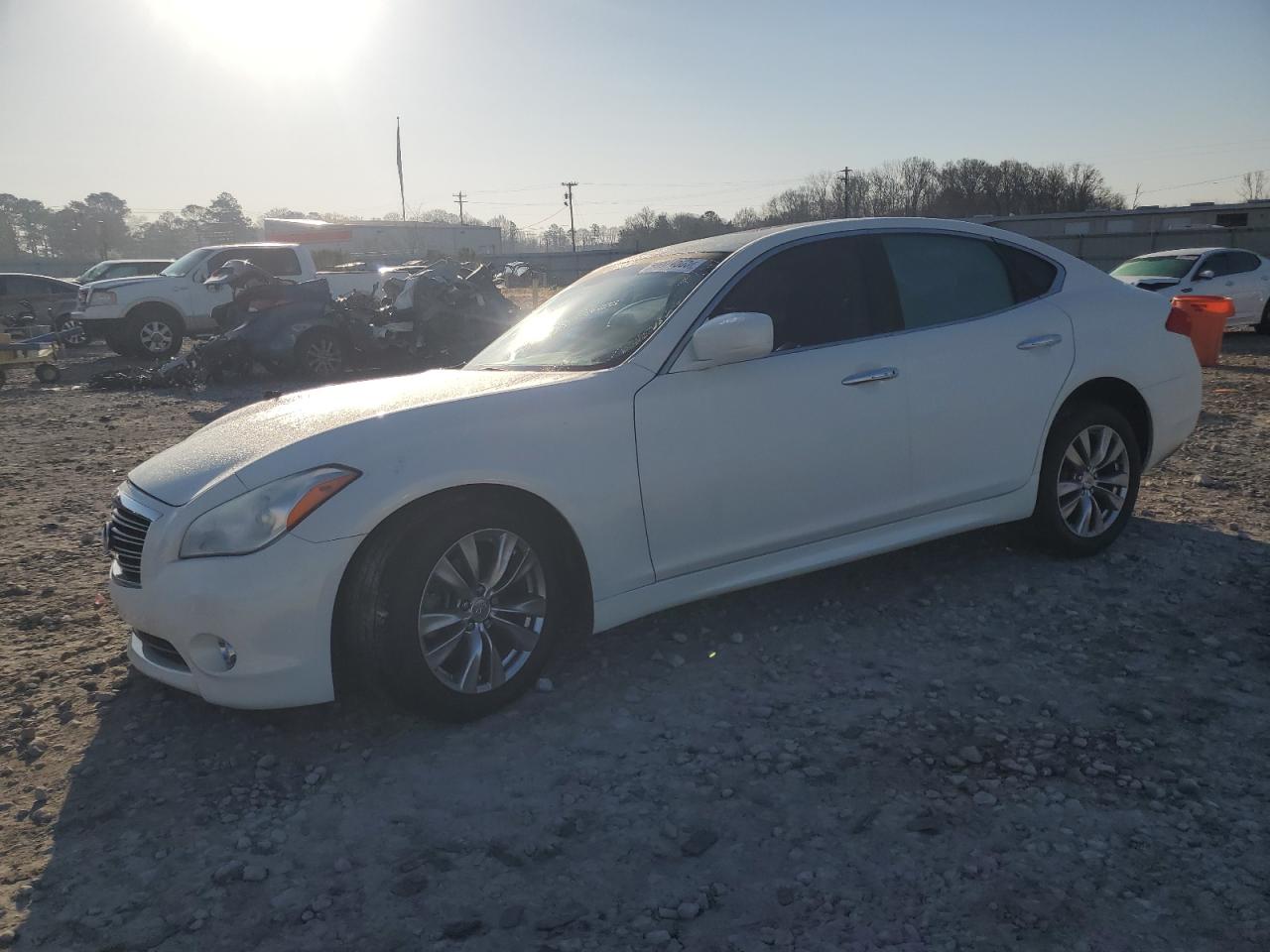 INFINITI M37 2013