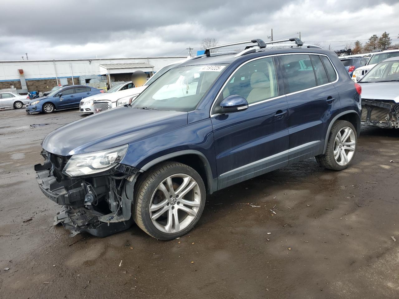VOLKSWAGEN TIGUAN S 2013