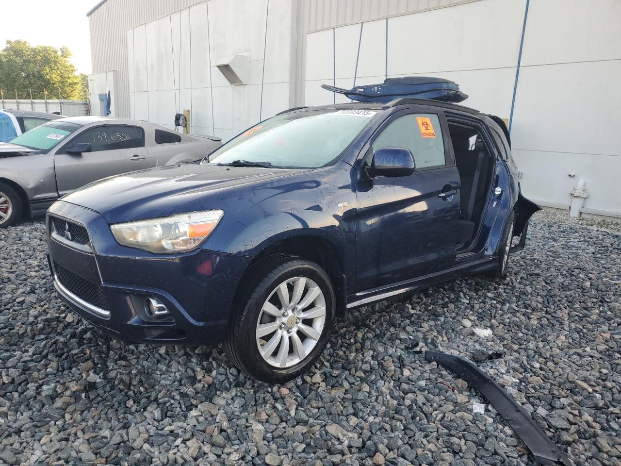 MITSUBISHI OUTLANDER 2011