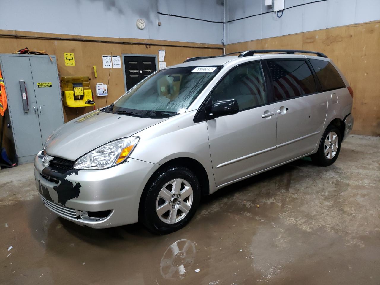 TOYOTA SIENNA CE 2004