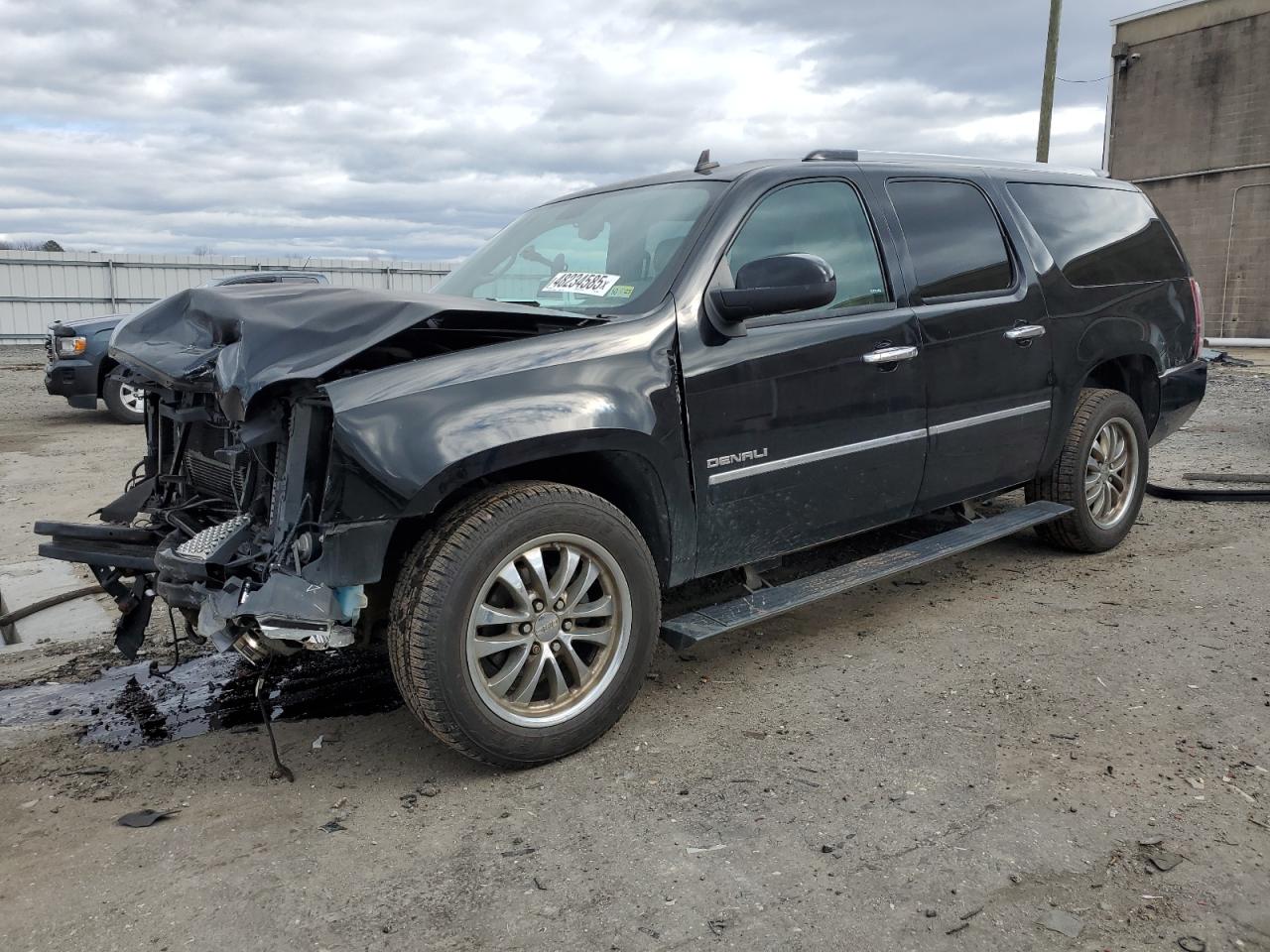 GMC YUKON XL D 2013