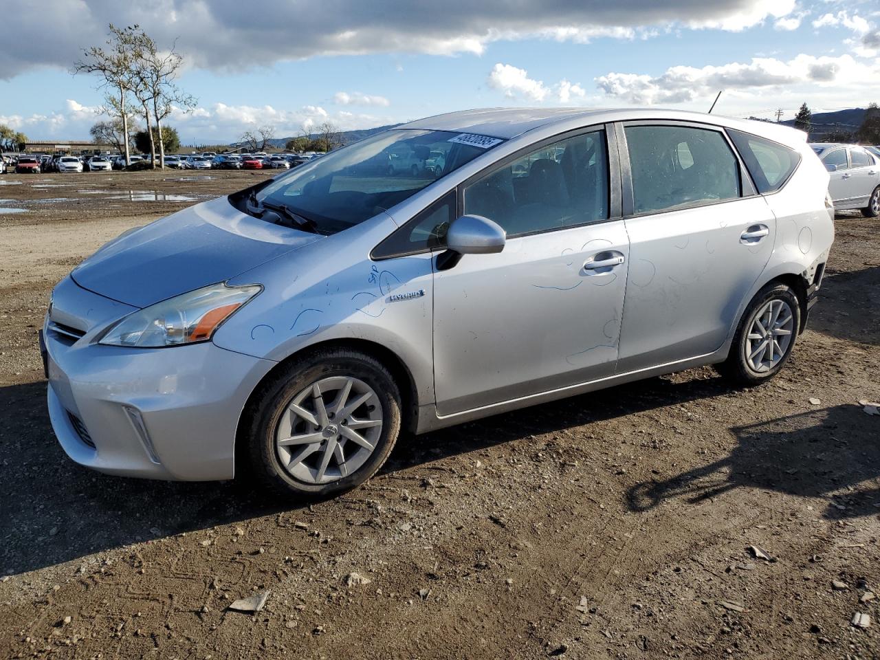 TOYOTA PRIUS V 2013