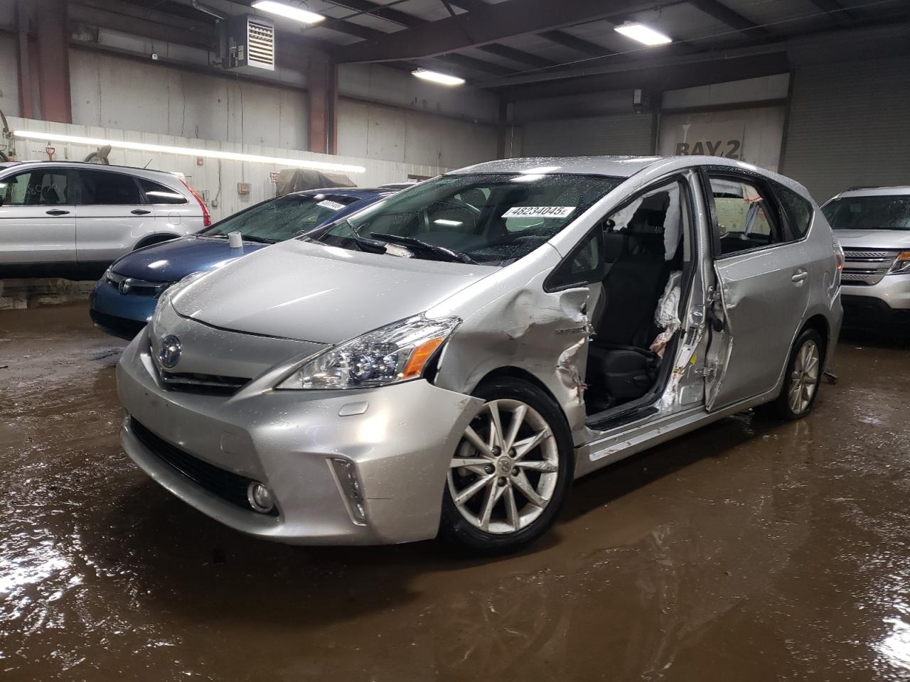 TOYOTA PRIUS V 2012