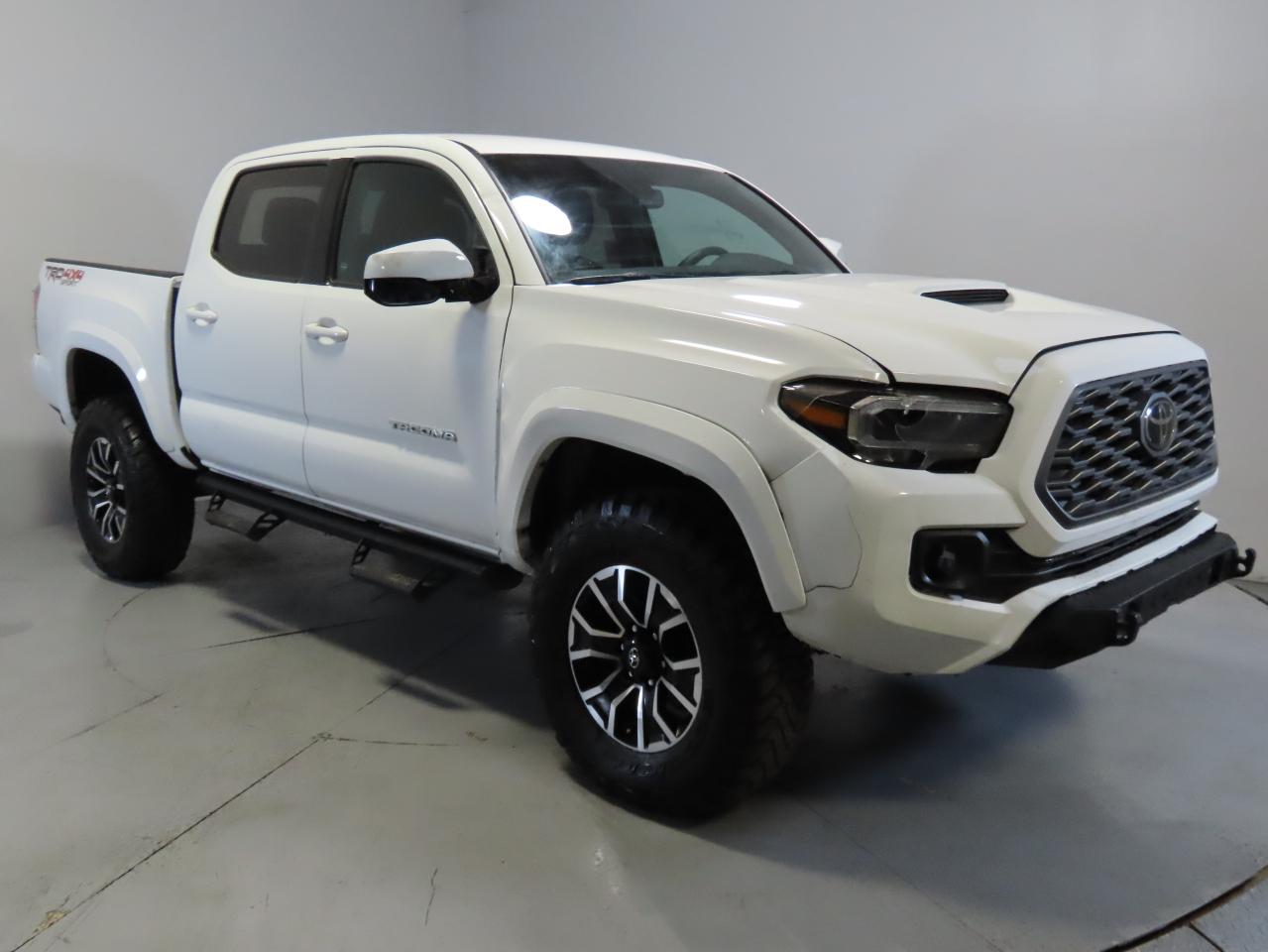 TOYOTA TACOMA DOU 2023