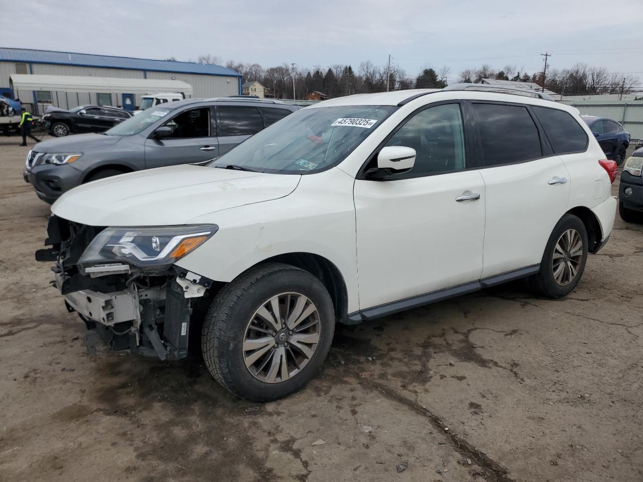 NISSAN PATHFINDER 2017