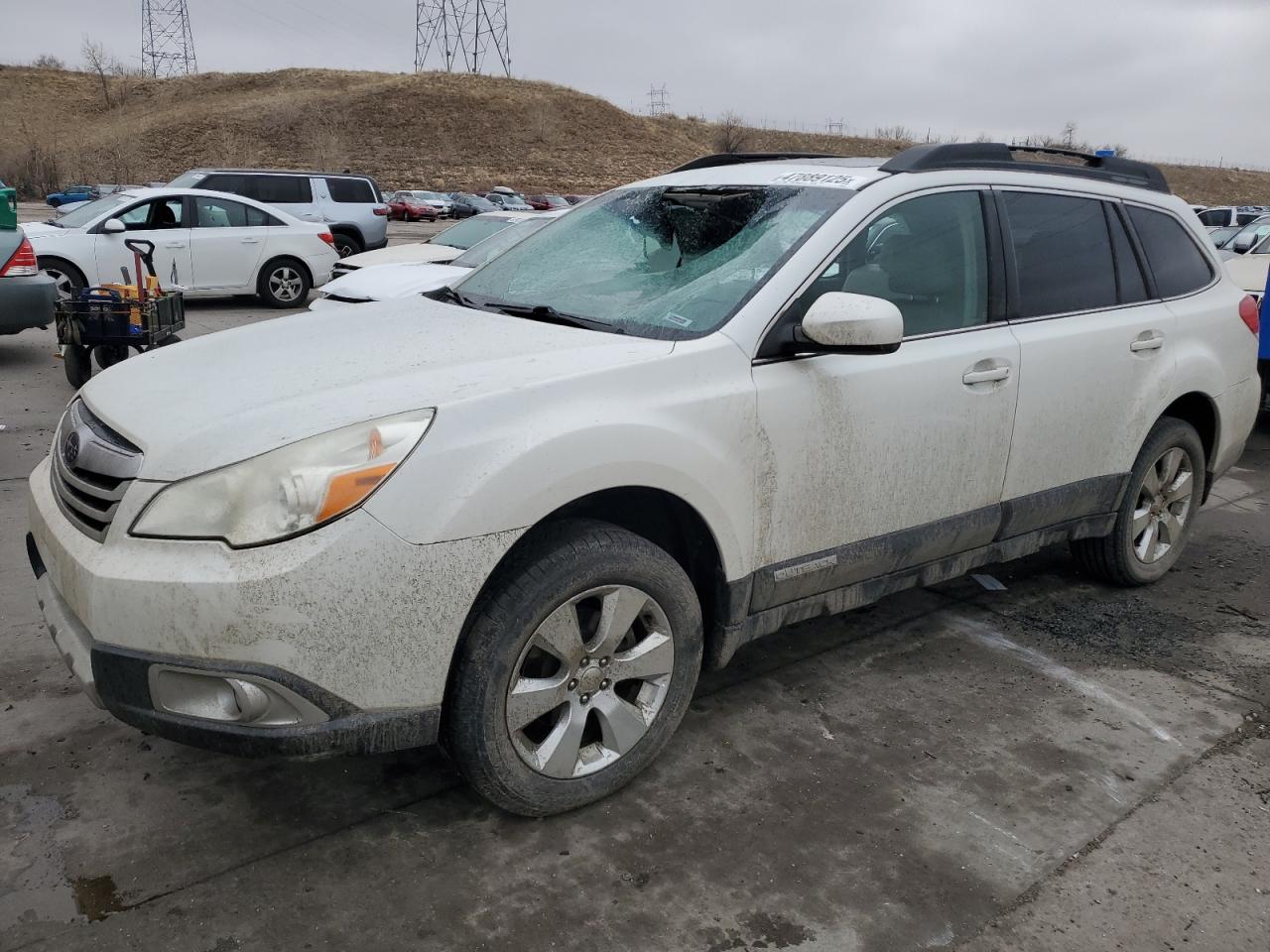 SUBARU OUTBACK 2. 2011