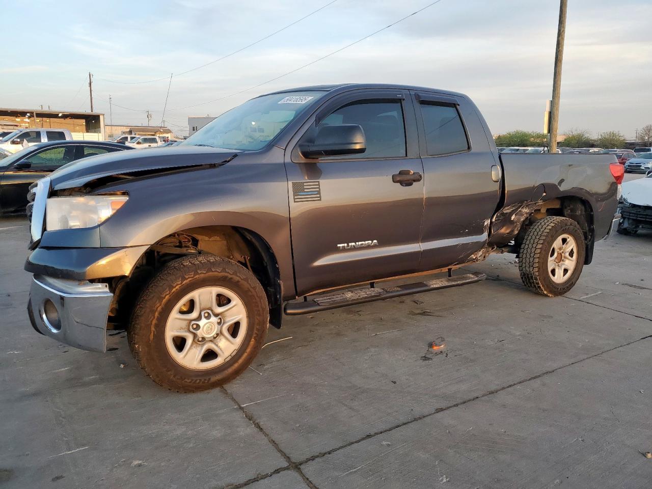 TOYOTA TUNDRA DOU 2013
