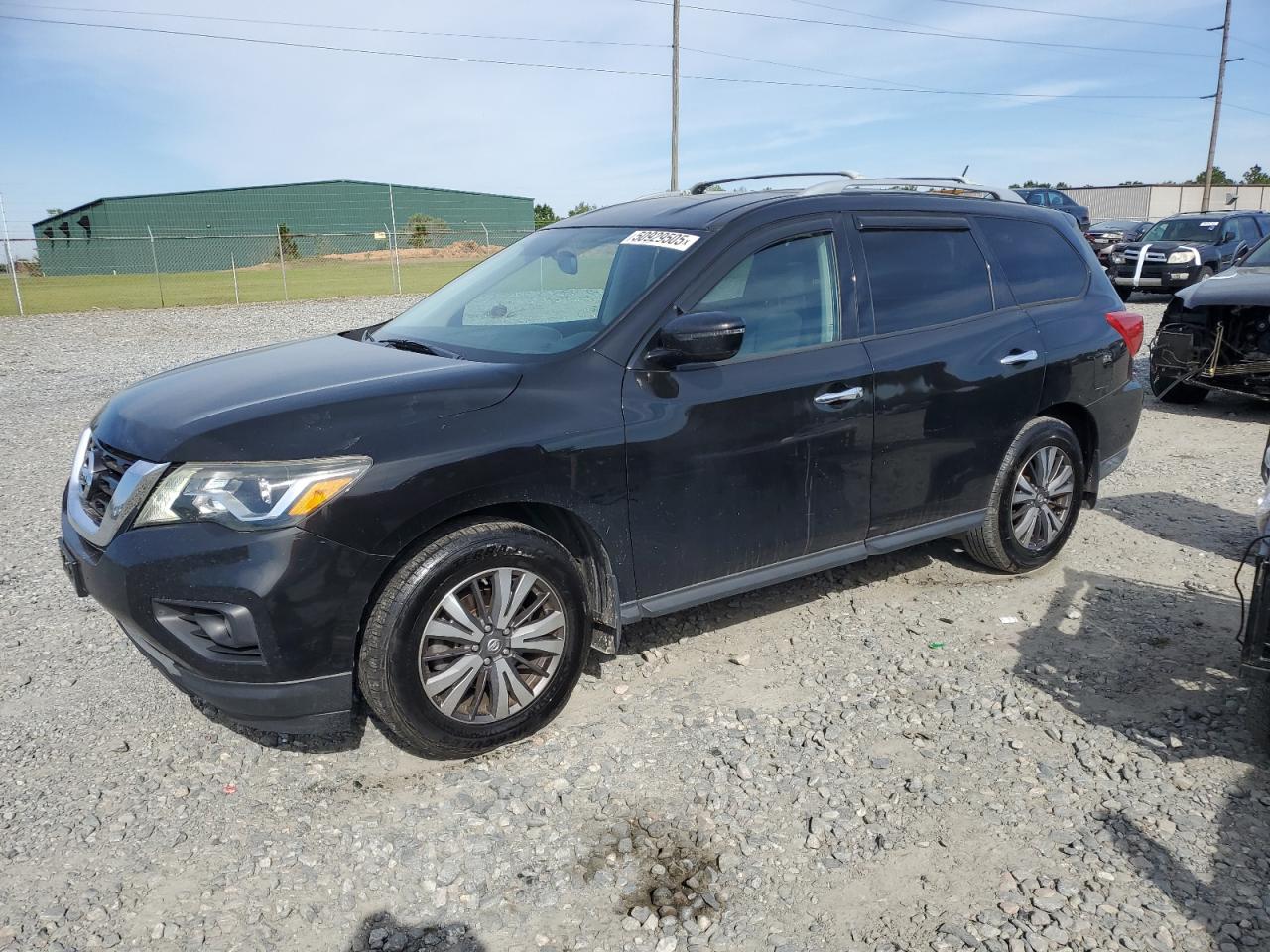 NISSAN PATHFINDER 2017