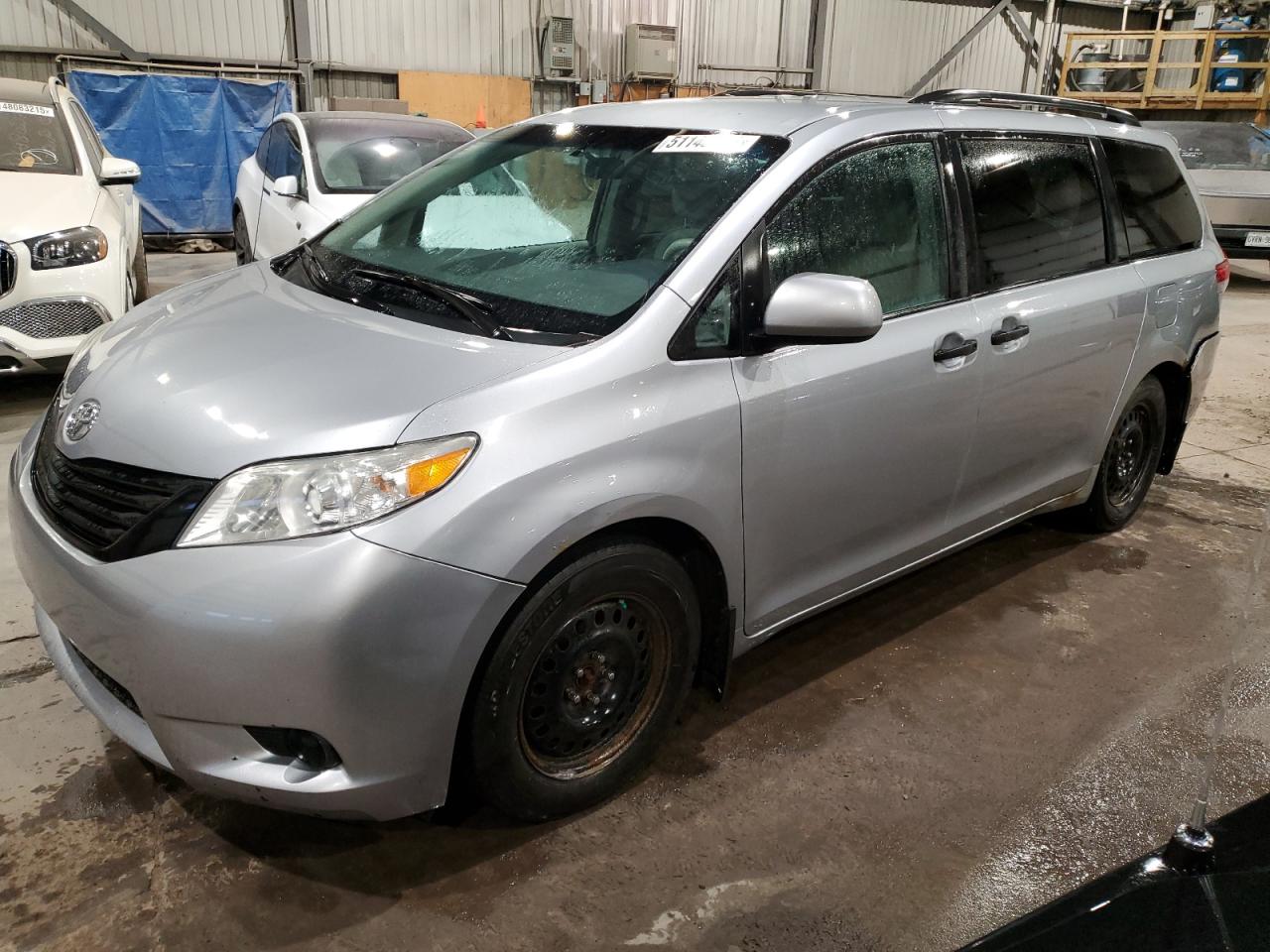 TOYOTA SIENNA 2011