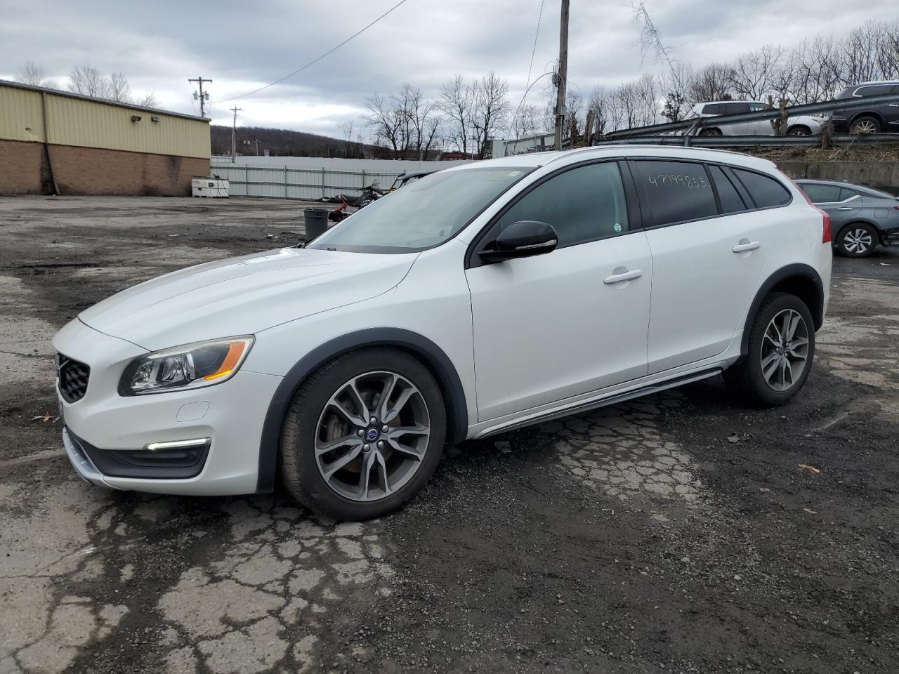 VOLVO V60 CROSS 2016