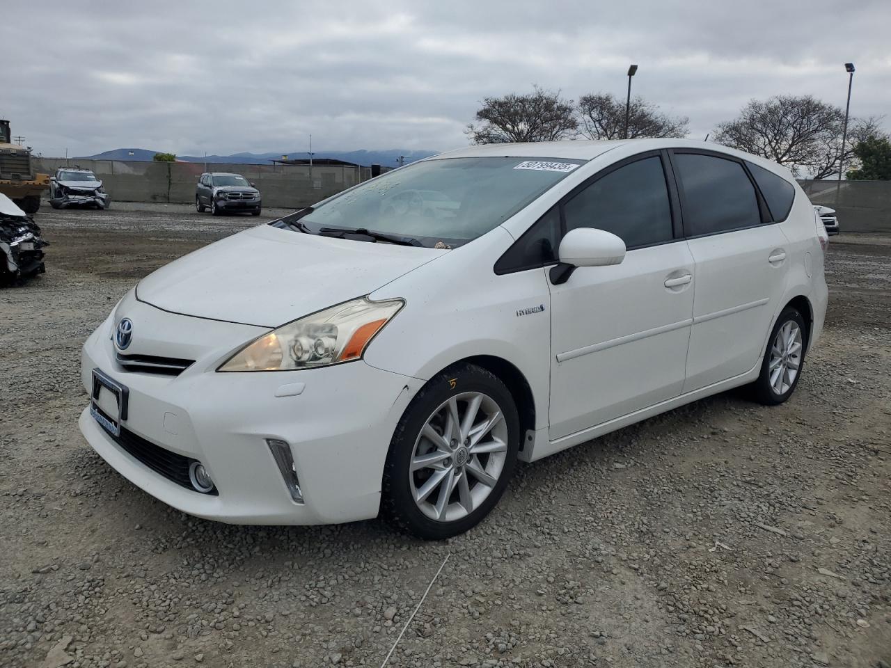 TOYOTA PRIUS V 2014