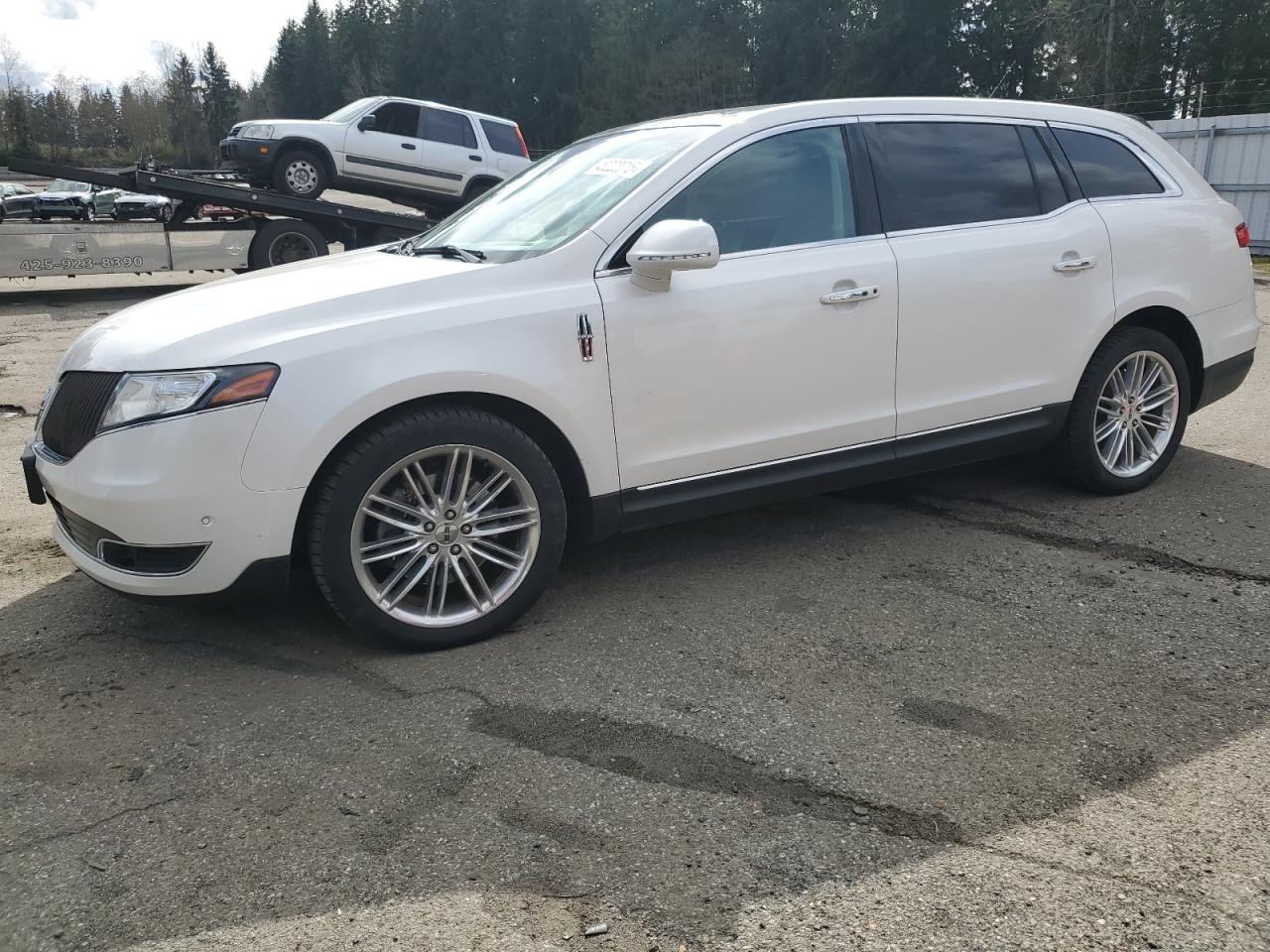 LINCOLN MKT 2014