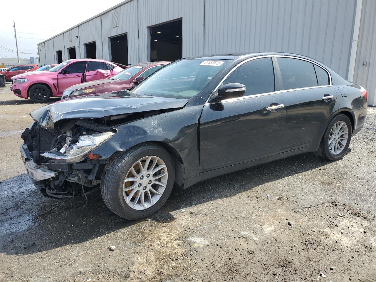 HYUNDAI GENESIS 3. 2011