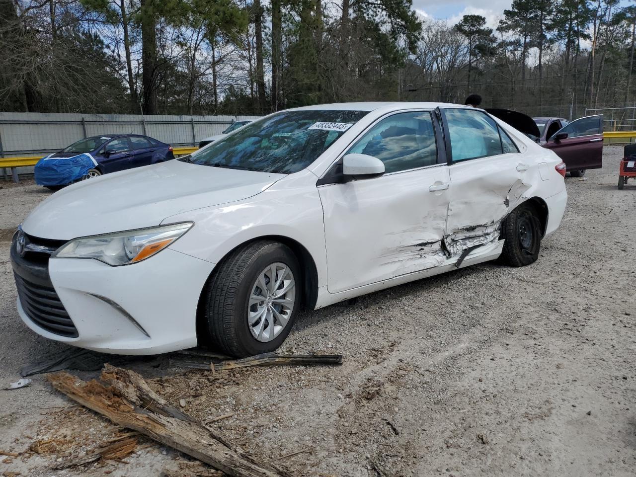 TOYOTA CAMRY LE 2015