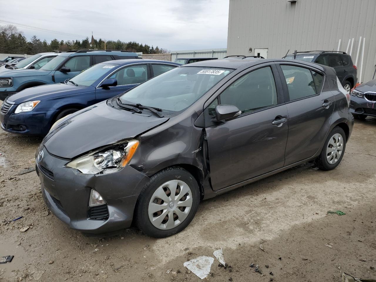 TOYOTA PRIUS C 2013