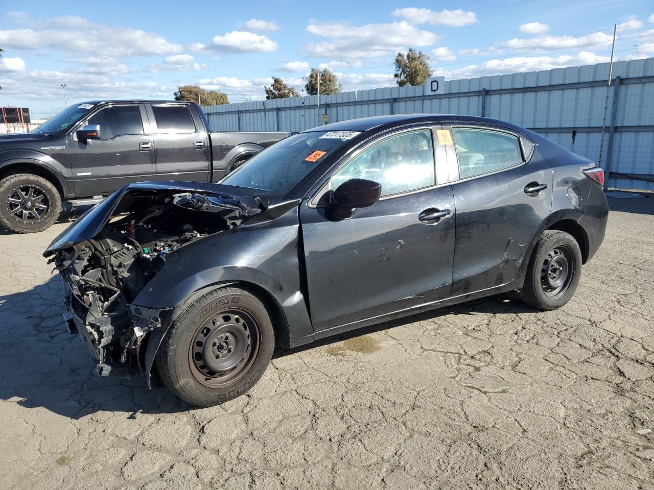 TOYOTA YARIS L 2019