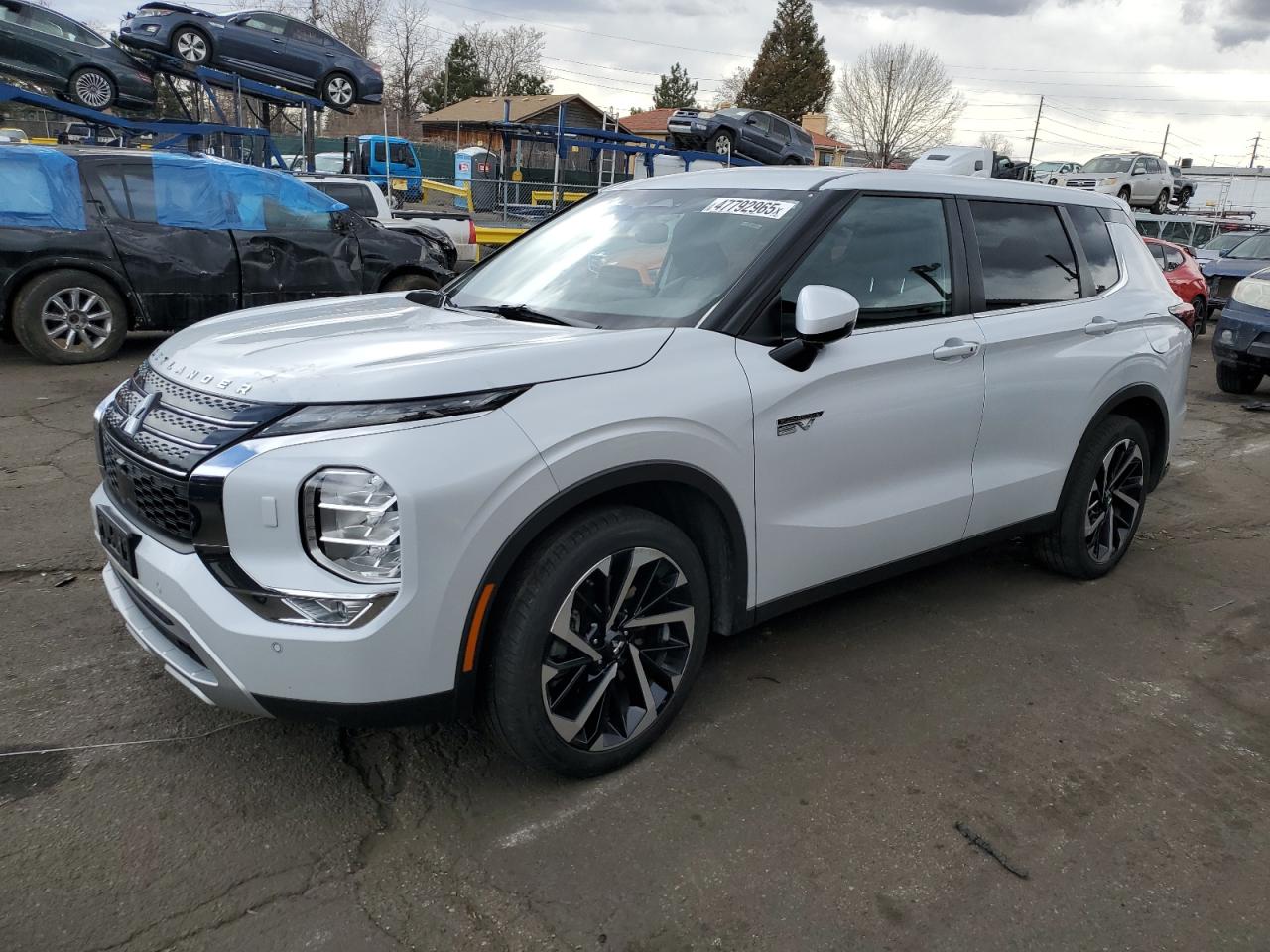 MITSUBISHI OUTLANDER 2024
