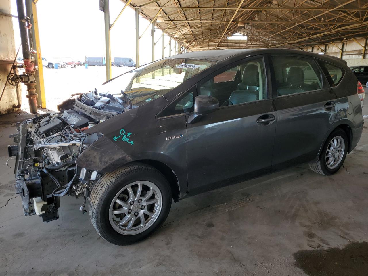 TOYOTA PRIUS V 2016