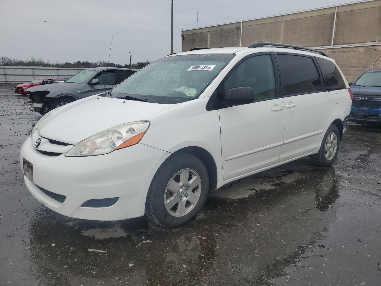 TOYOTA SIENNA CE 2009