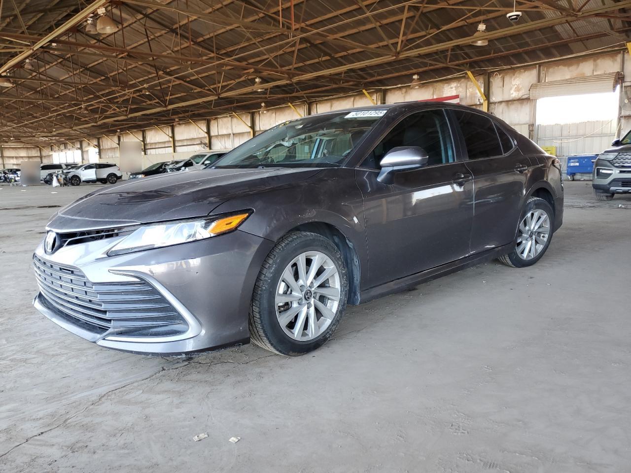 TOYOTA CAMRY LE 2021
