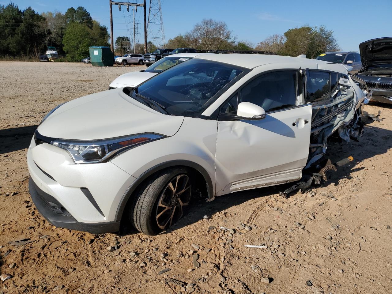 TOYOTA C-HR XLE 2019
