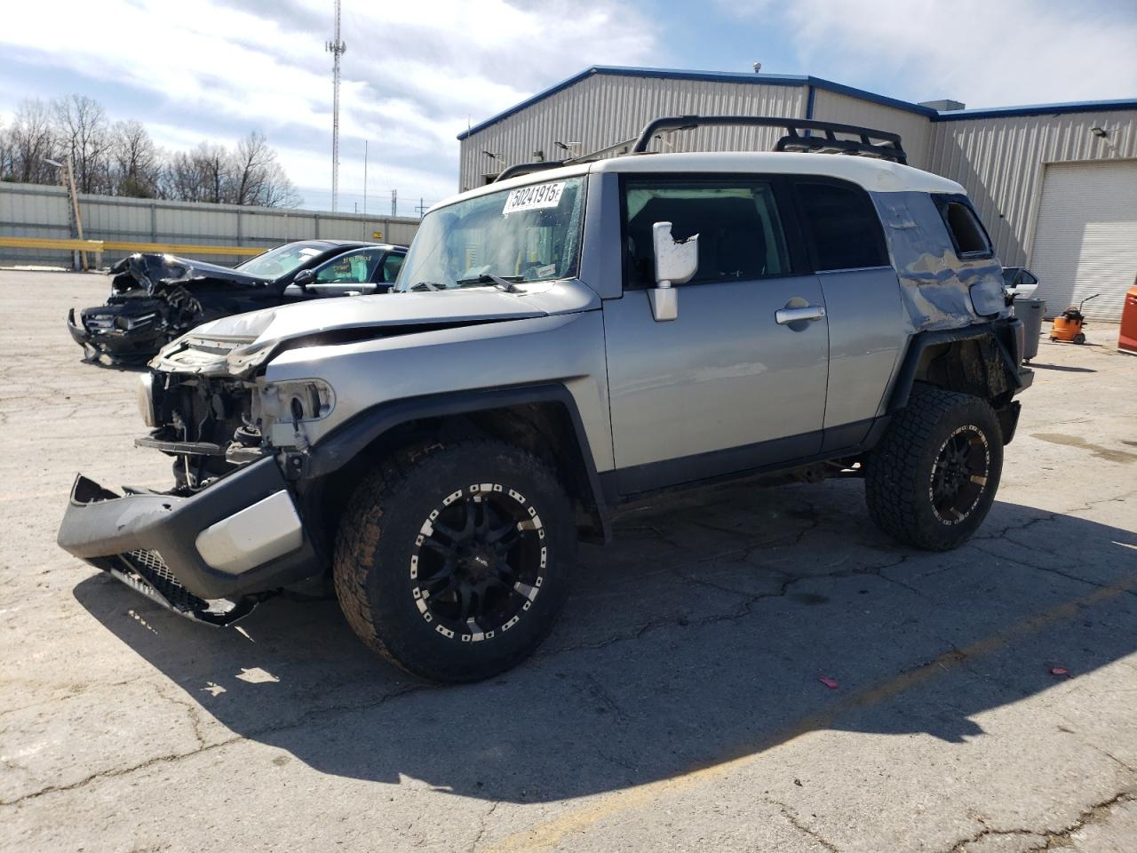 TOYOTA FJ CRUISER 2011
