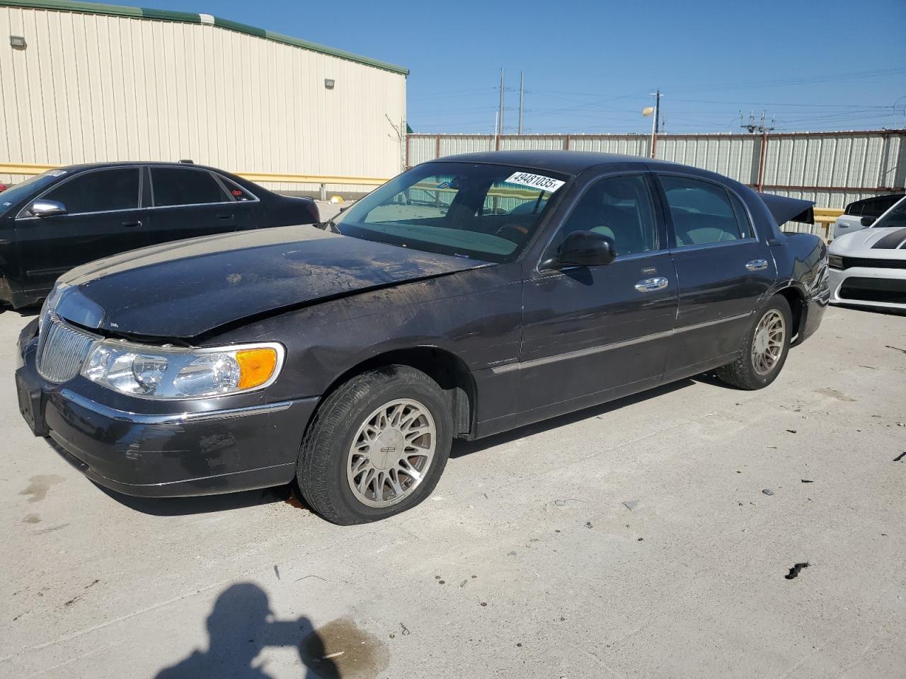 LINCOLN TOWN CAR S 2001