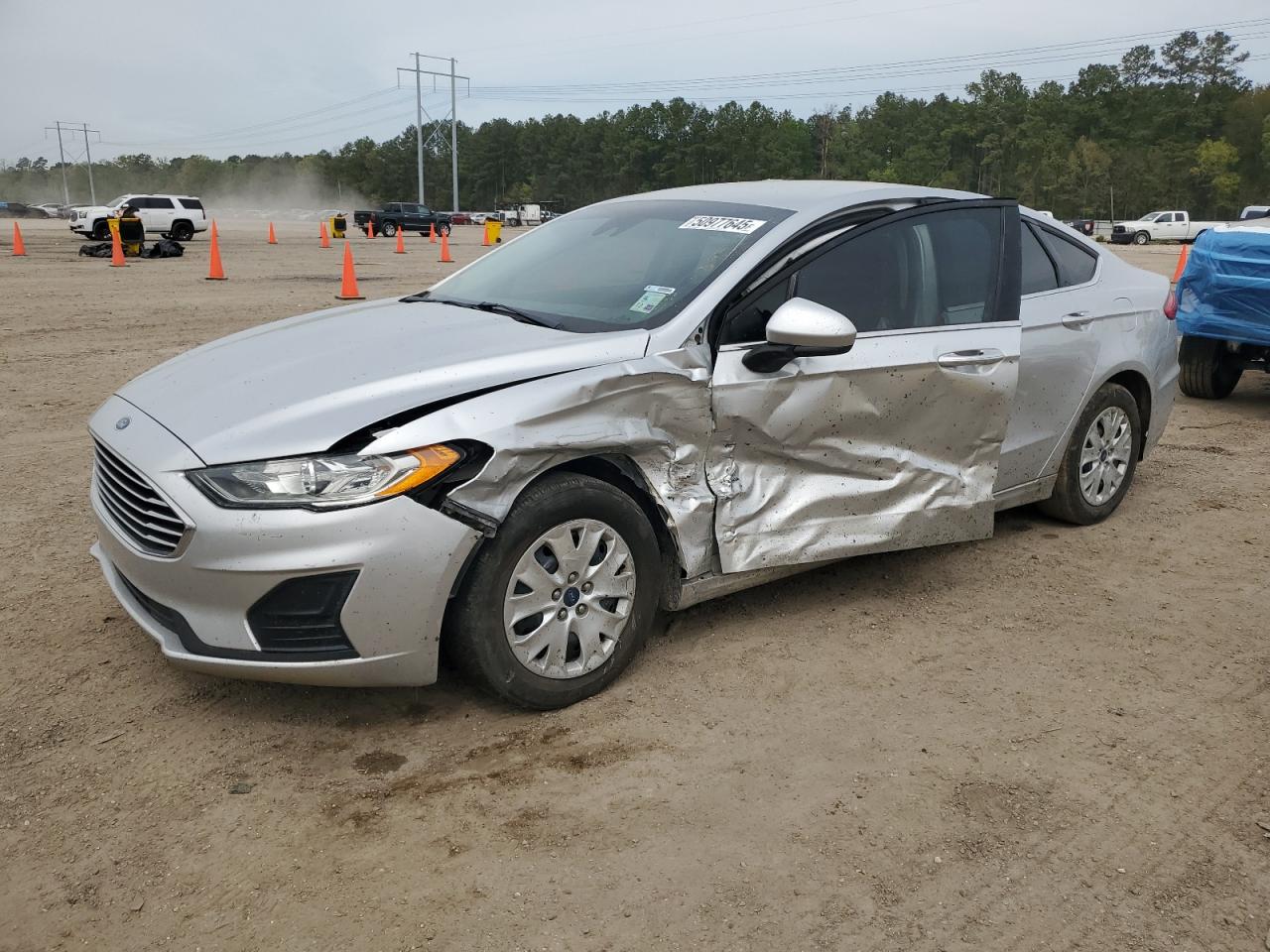 FORD FUSION S 2019