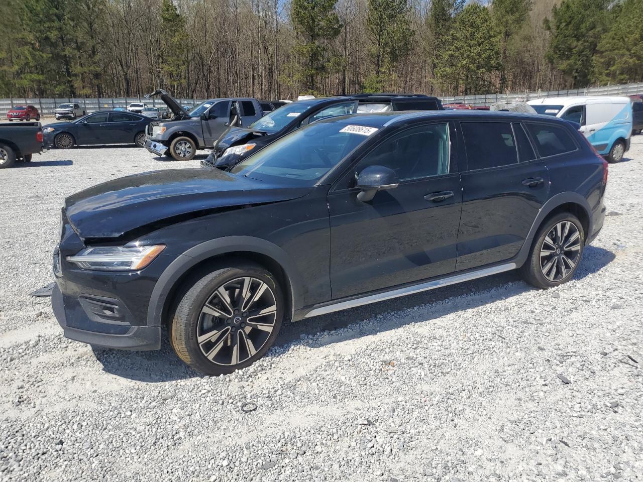 VOLVO V60 CROSS 2023