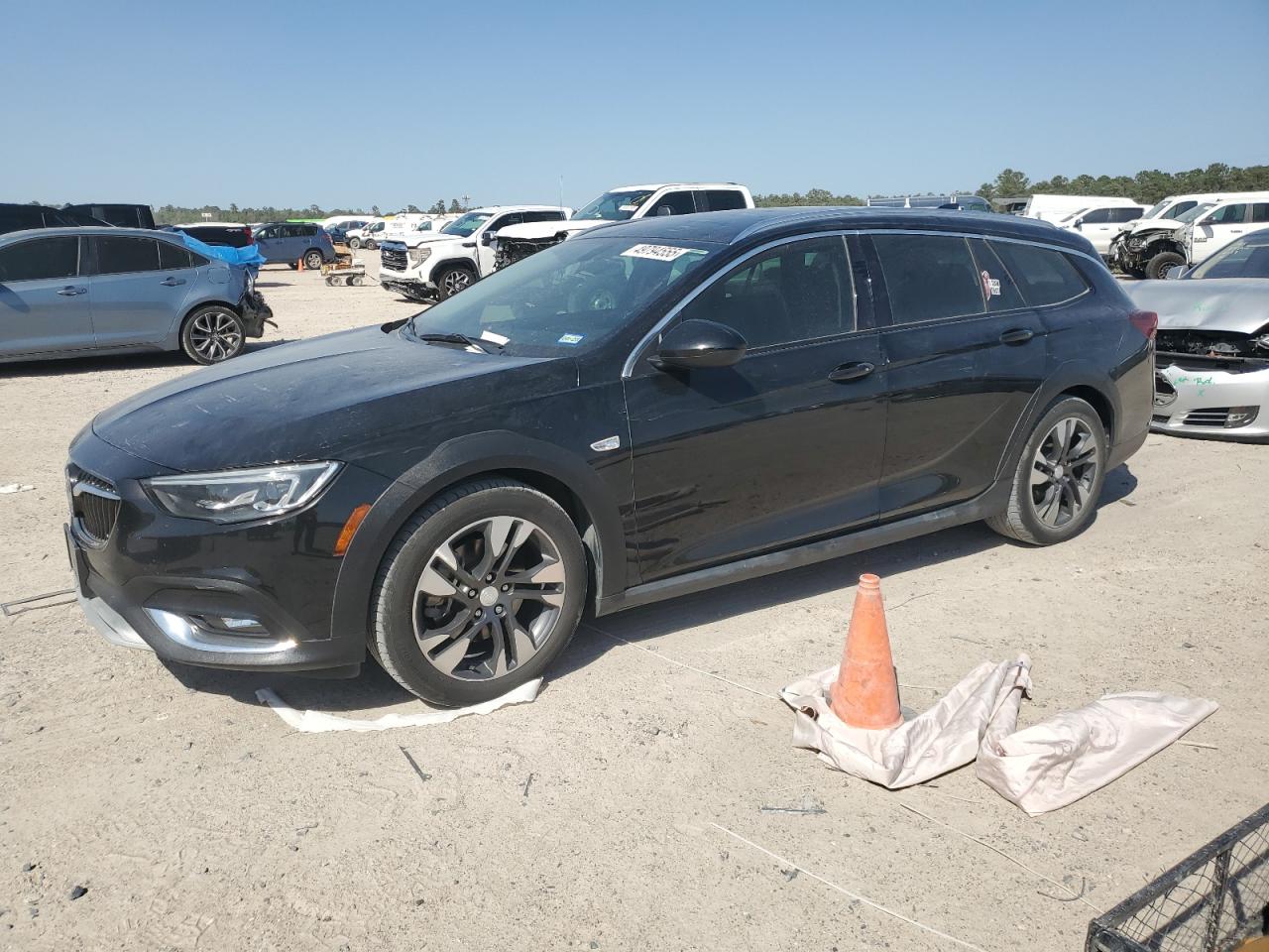 BUICK REGAL TOUR 2018