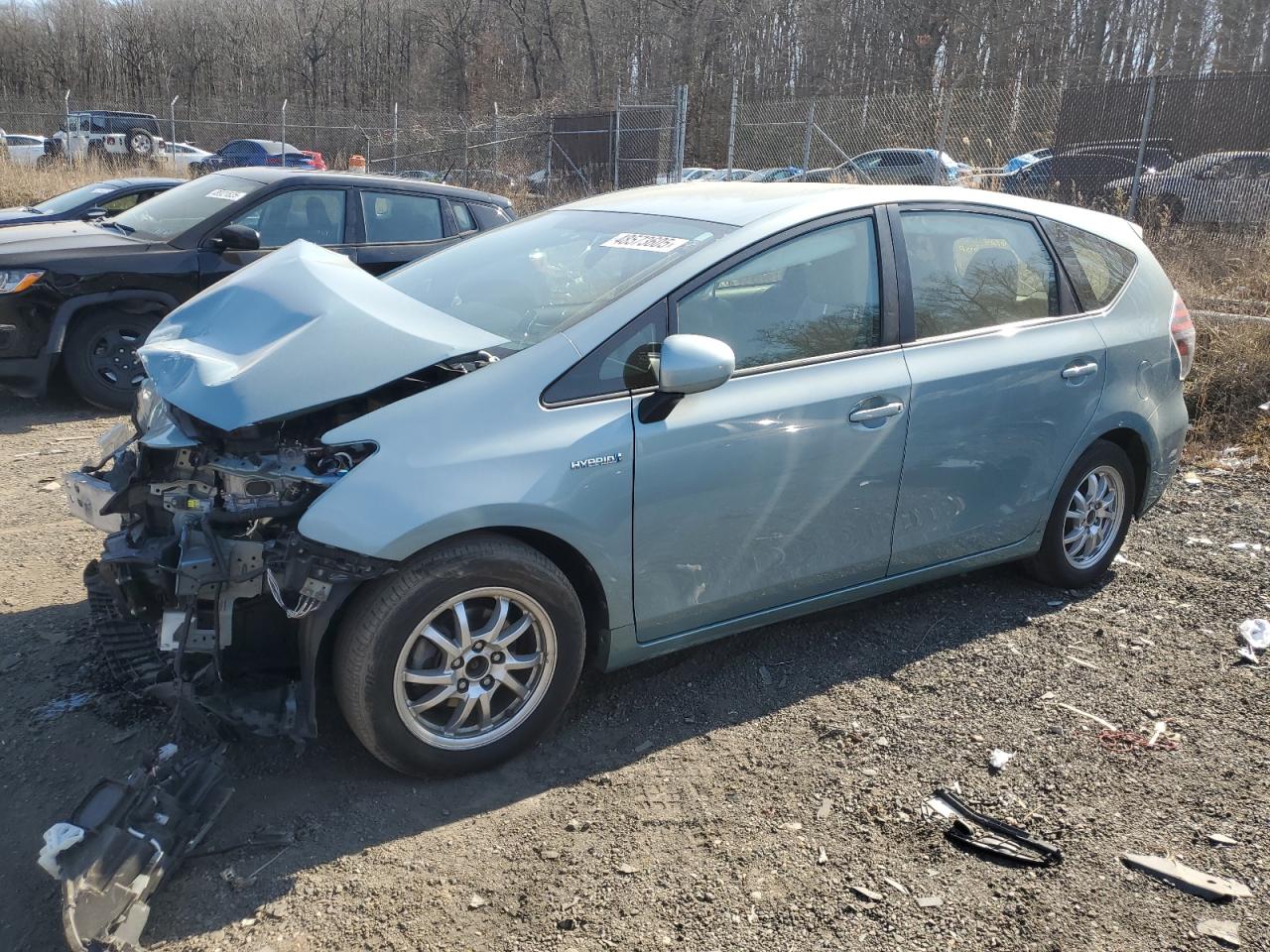 TOYOTA PRIUS V 2017