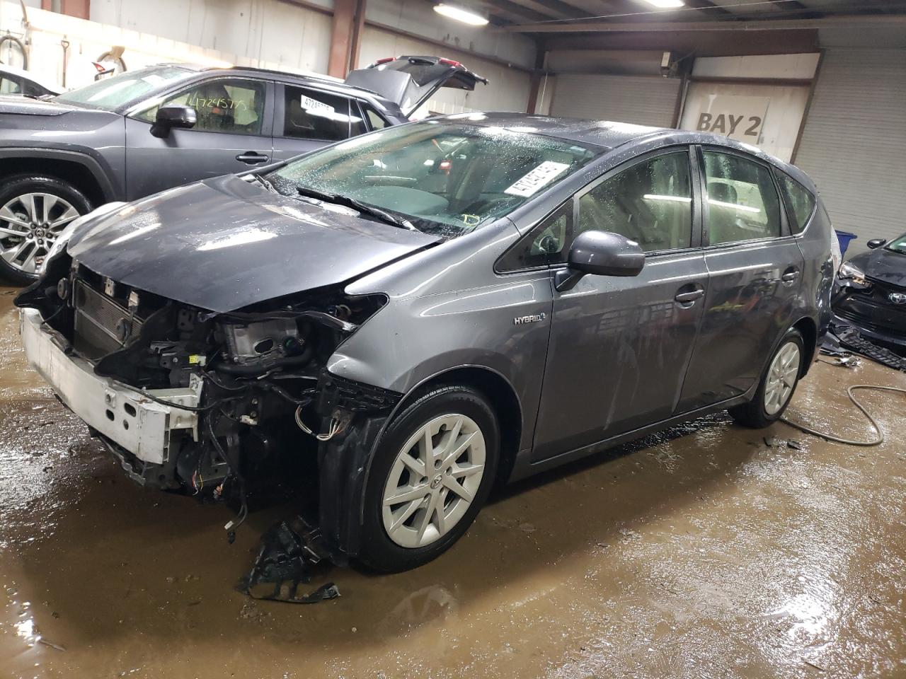 TOYOTA PRIUS V 2013