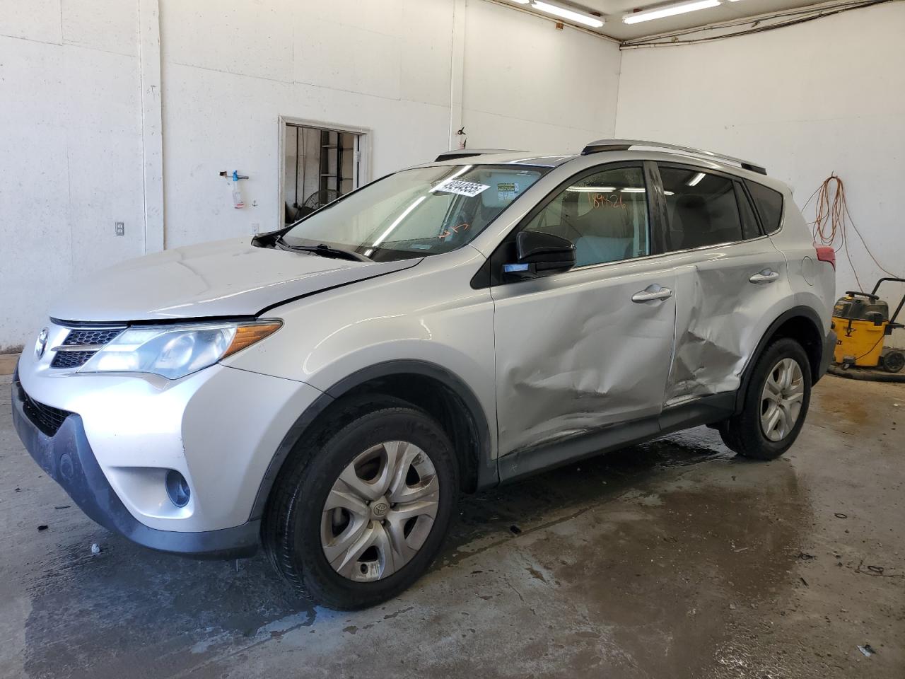 TOYOTA RAV4 LE 2013