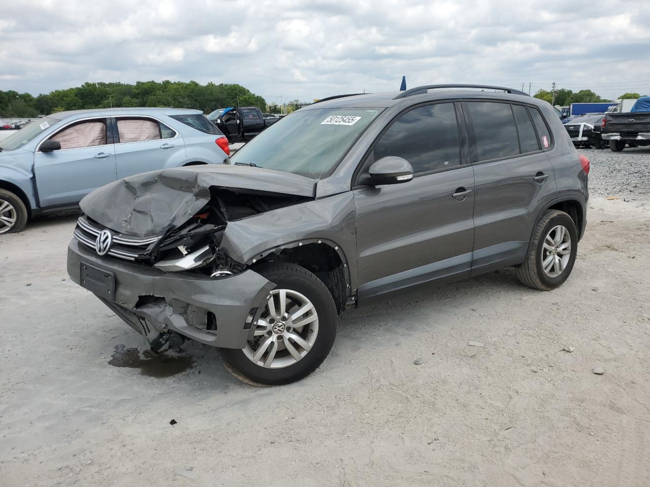 VOLKSWAGEN TIGUAN S 2015