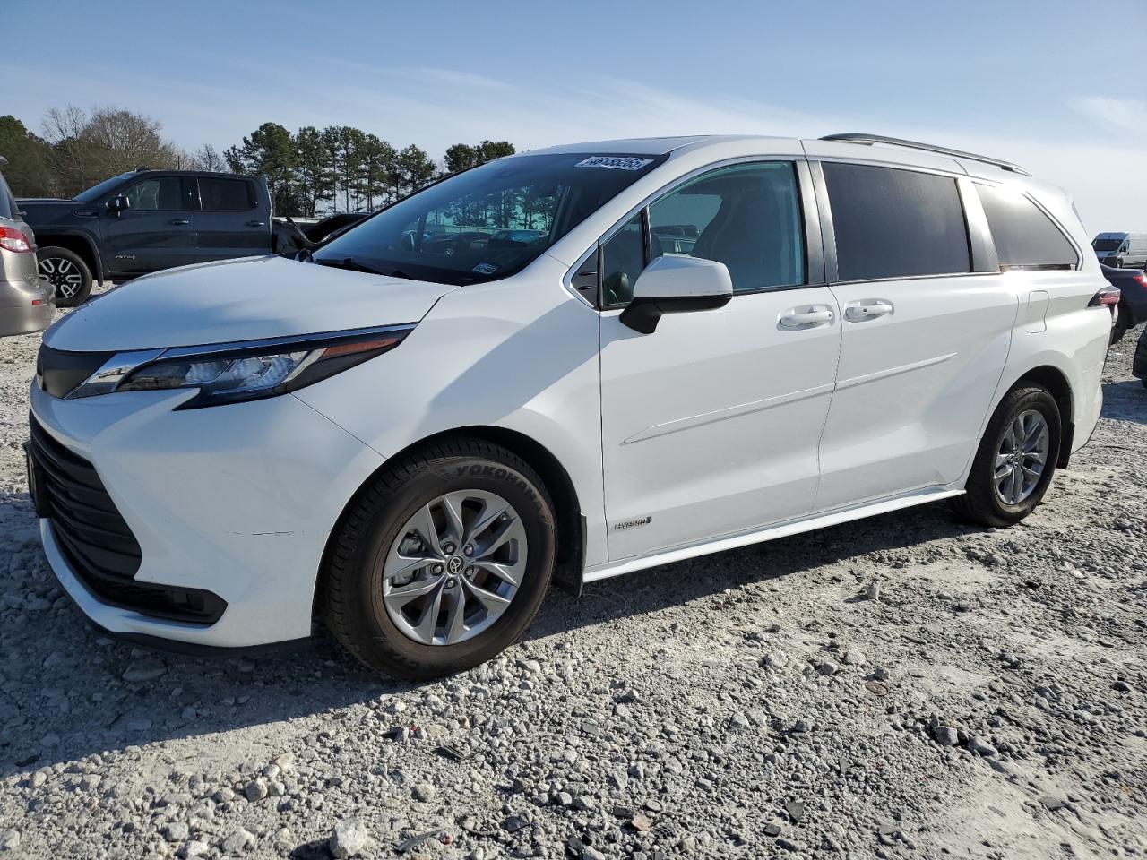 TOYOTA SIENNA LE 2021